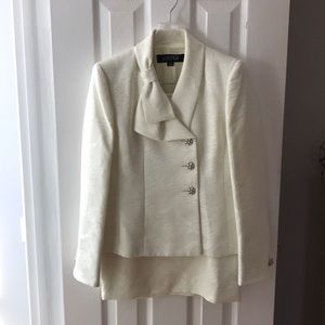 Eggshell white Kasper skirt suit